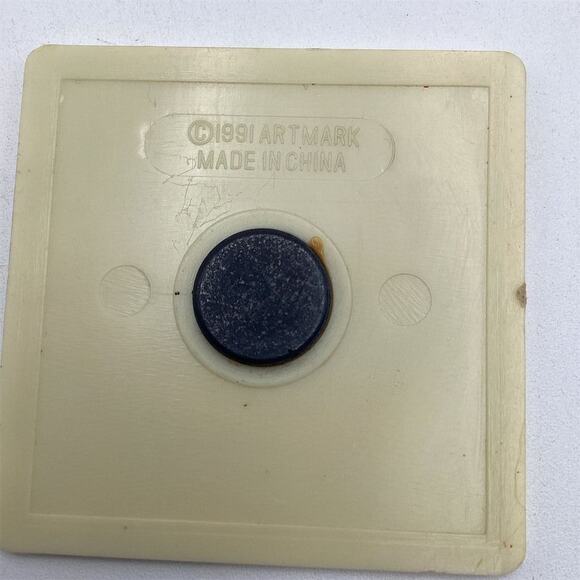 Vintage Humorous Magnets Set of 2 "Jogging" & "Greatest Grandpa" - Picture 3 of 7